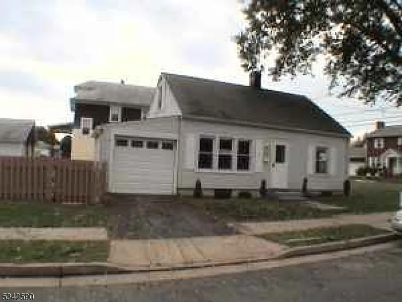 415 Knopf St photo 1