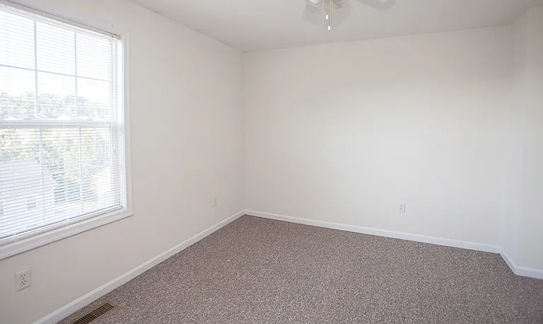 1334 Devon Ln — Photo 11