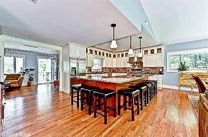 4th image of 5706 Glenwood Ct