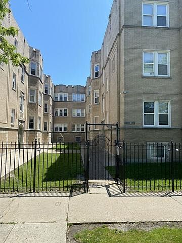 1st image of 6317 N Sacramento Ave APT 3W