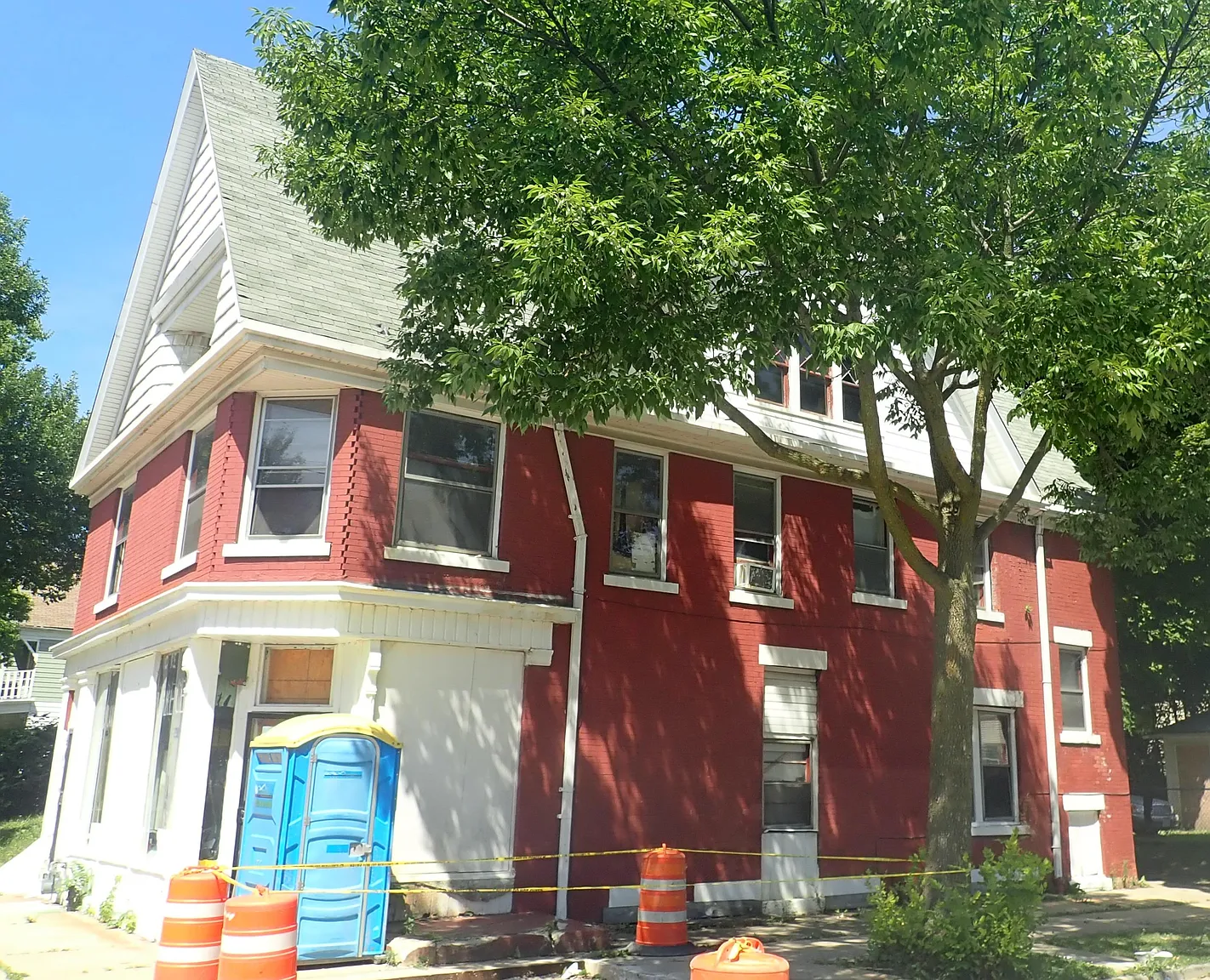 2300 W Clarke St #2302 photo 1