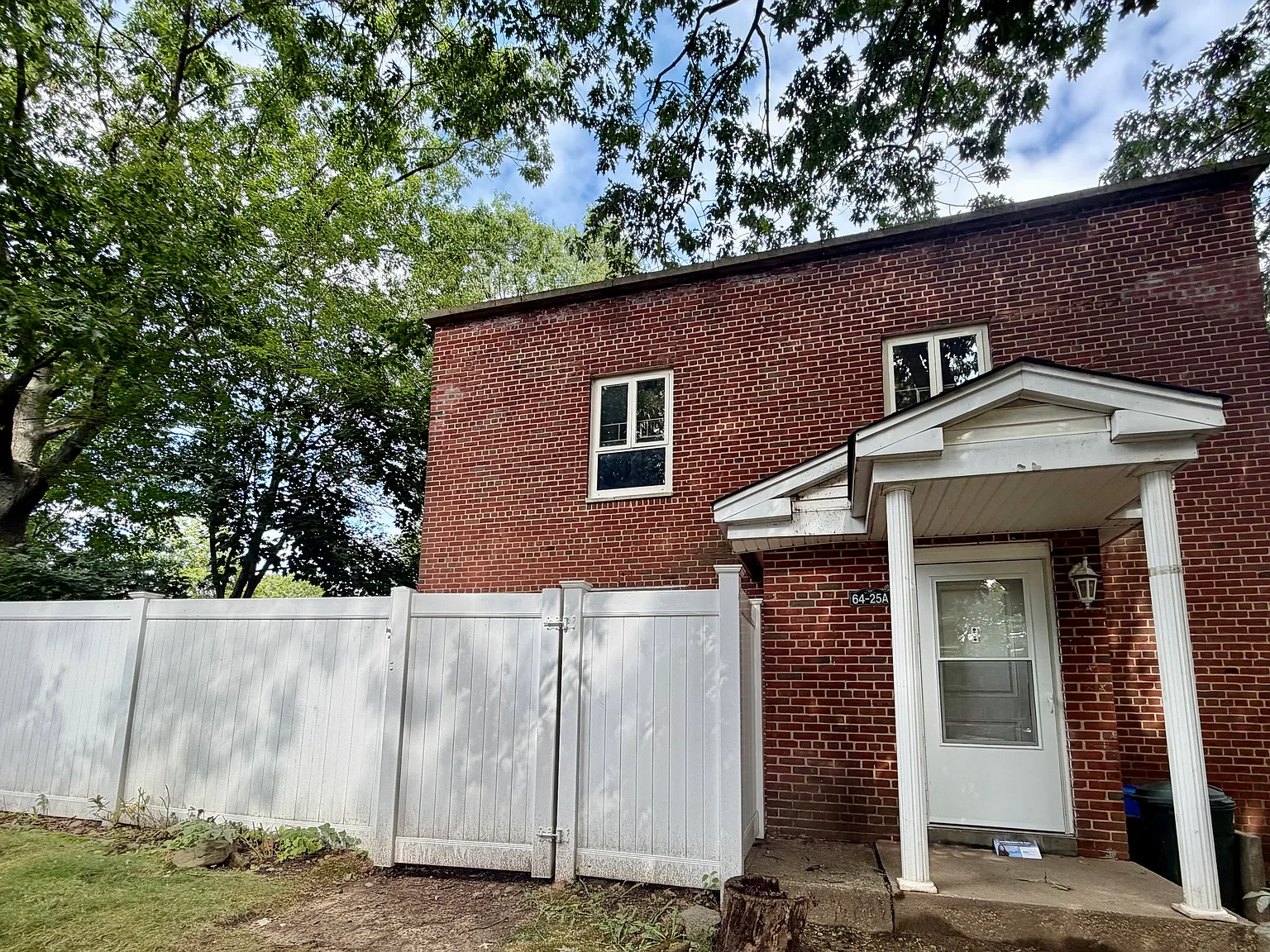 186th Ln, Fresh Meadows — Photo 1