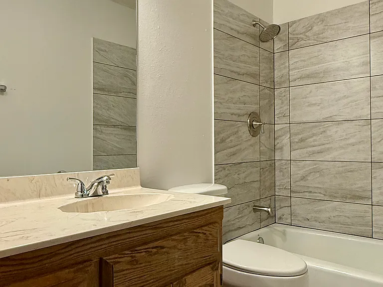 531 N Meredith Ave — Photo 9