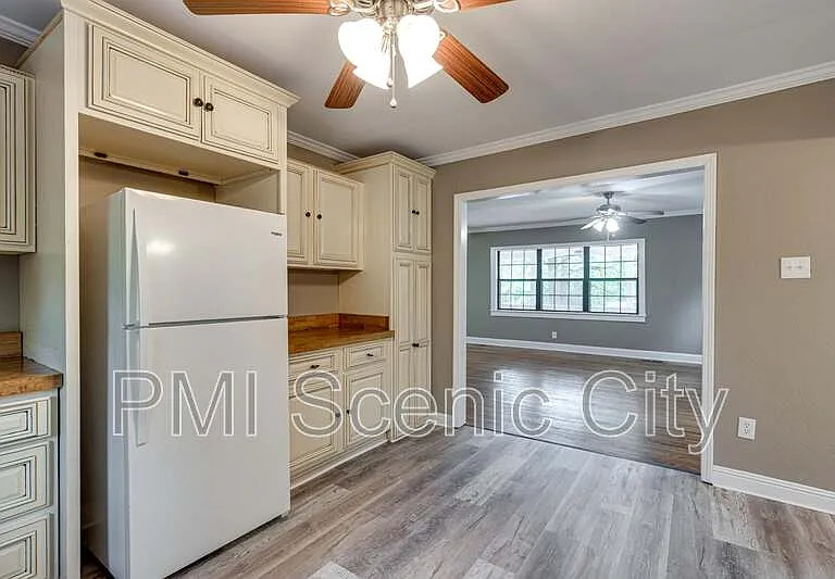 4717 Beverly Kay Dr — Photo 16