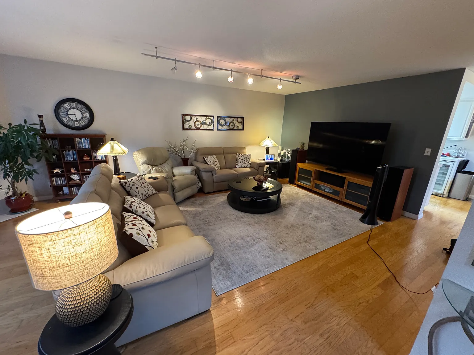 2 bed, 2.5 bath, 1497 sqft, $5,499 — Photo 4