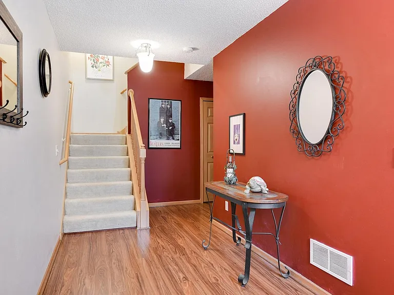 6605 Olive Ln N — Photo 5