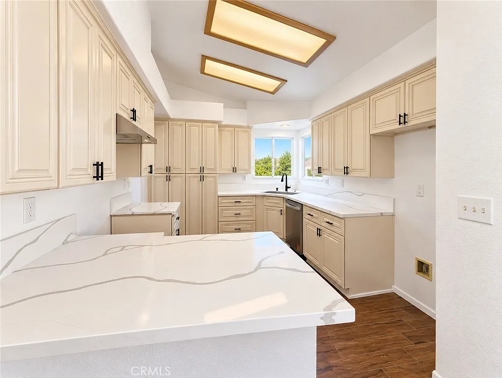 3 bed, 1670 sqft, $2,800 — Photo 3