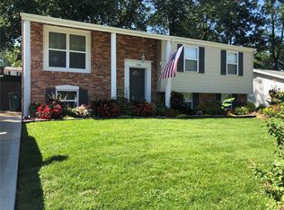 136 Maple Hill Ln, Saint Louis, MO