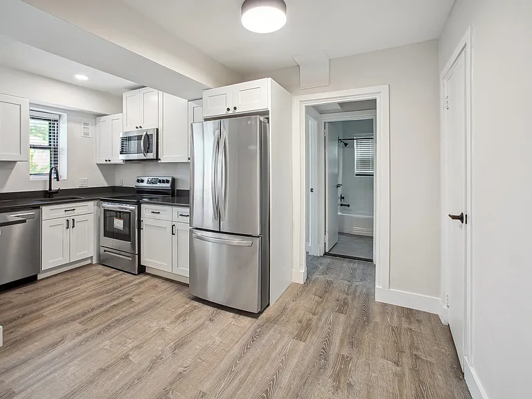 Prince Georges Apartments — Photo 16