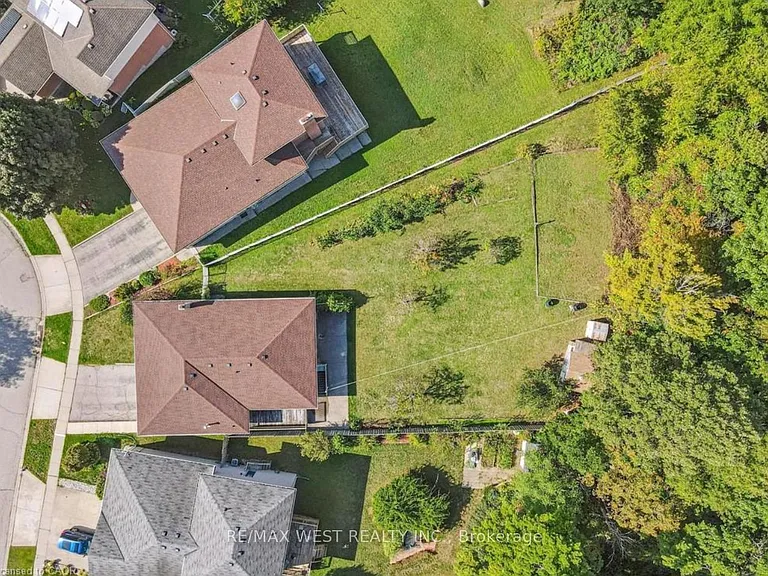 42 Azores Cres #MAIN — Photo 13