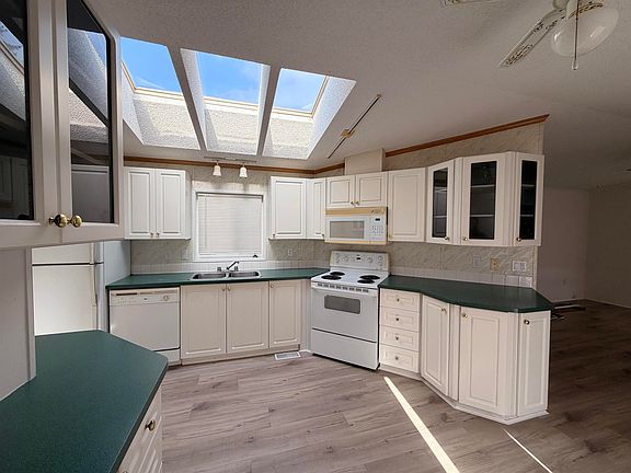 5th image of 5575 Mason Rd #8
