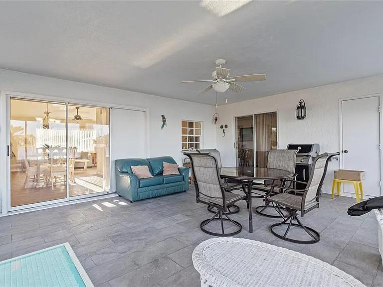 6460 Blueberry Dr — Photo 35