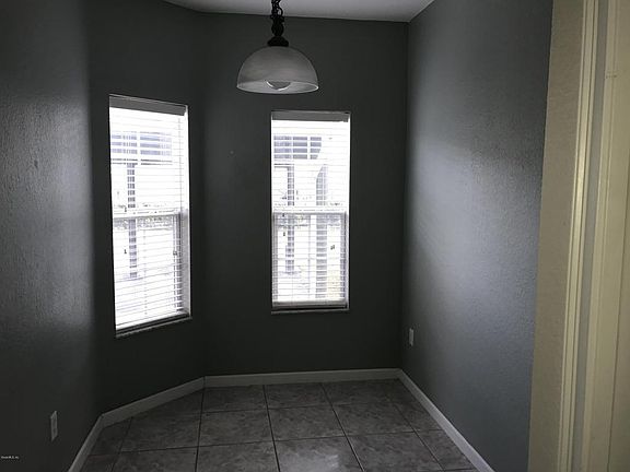 4th image of 2935 NE 7th St APT 109