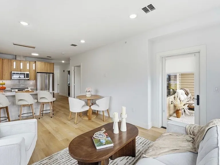 8800 John F. Kennedy Blvd — Photo 29
