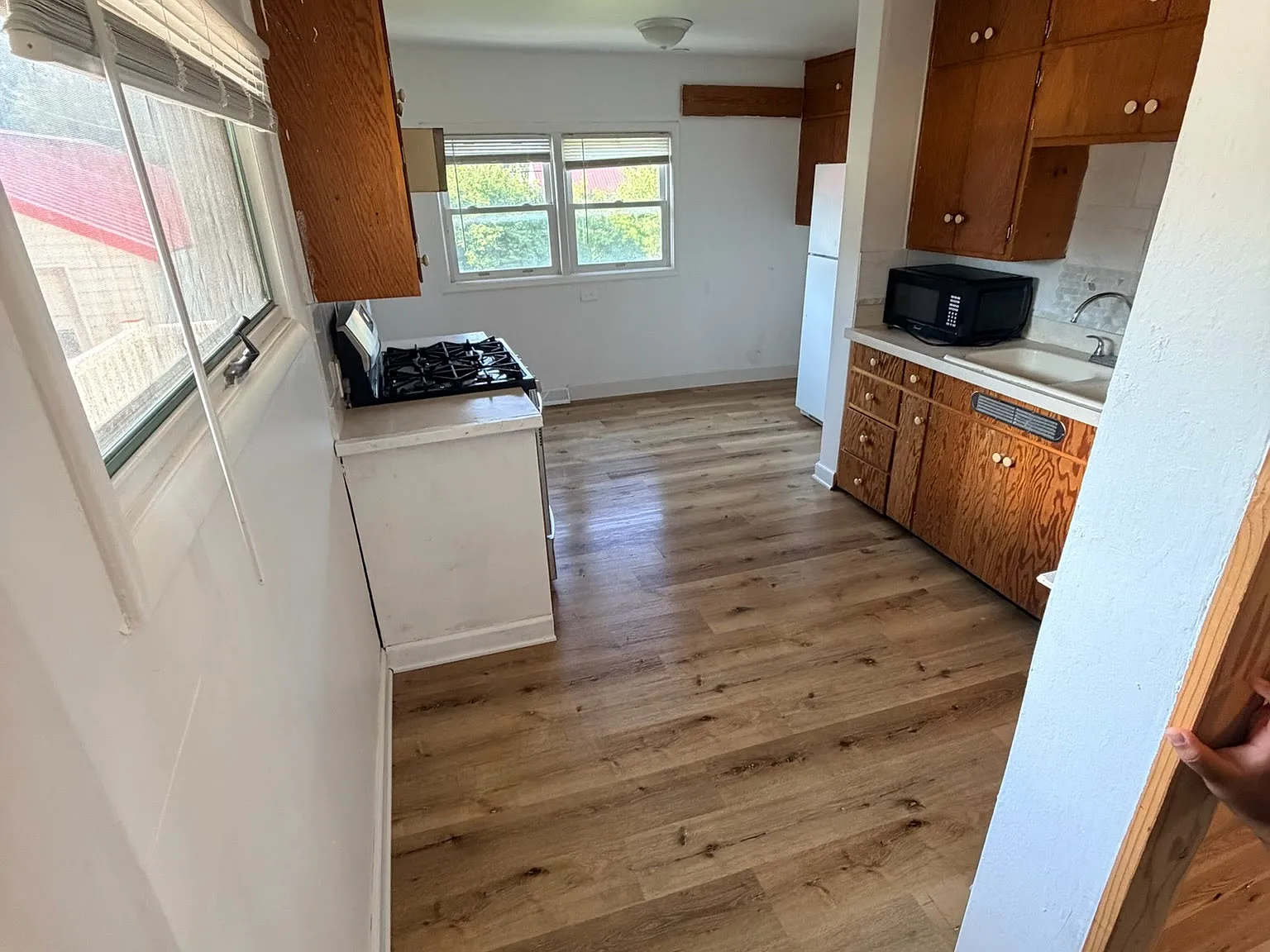 2 bed, 966 sqft, $1,100 — Photo 2