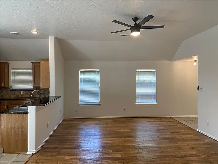 5523 Autumn Ash Ln — Photo 10