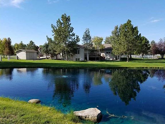 2nd image of 1815 Stillmeadow Dr