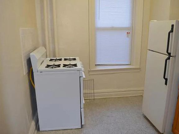 2nd image of 18 Kensington Ave #1EA