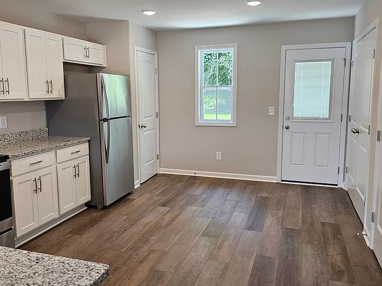 134 Walnut St #A — Photo 21