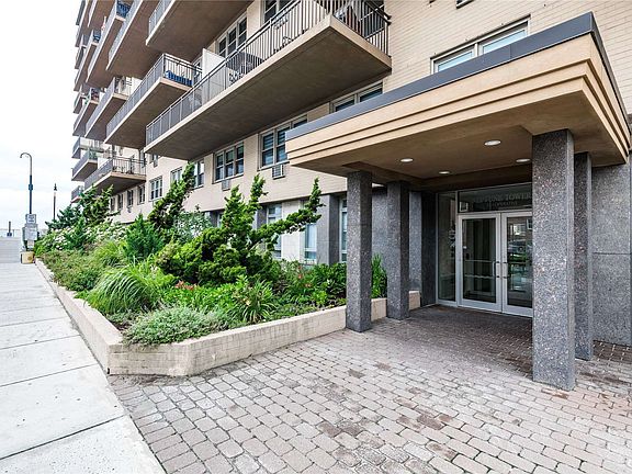 3rd image of 25 Neptune Blvd APT 1L