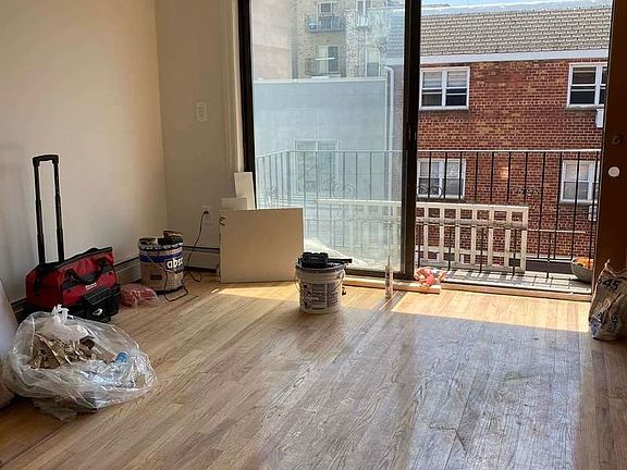 4th image of 25-12 32nd St #3
