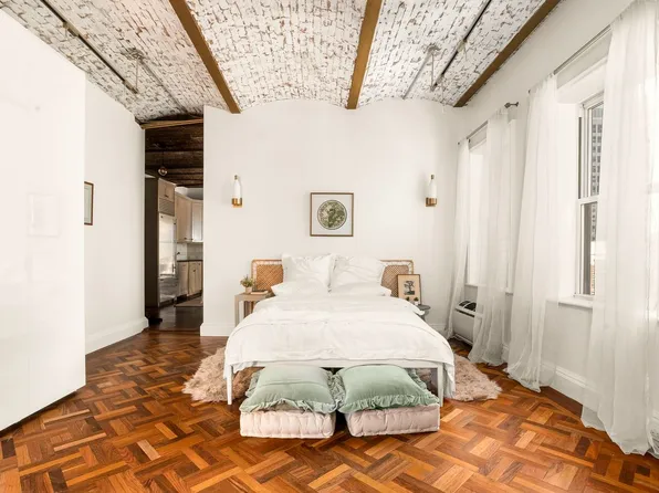 205 West 57th Street image 4 of 7