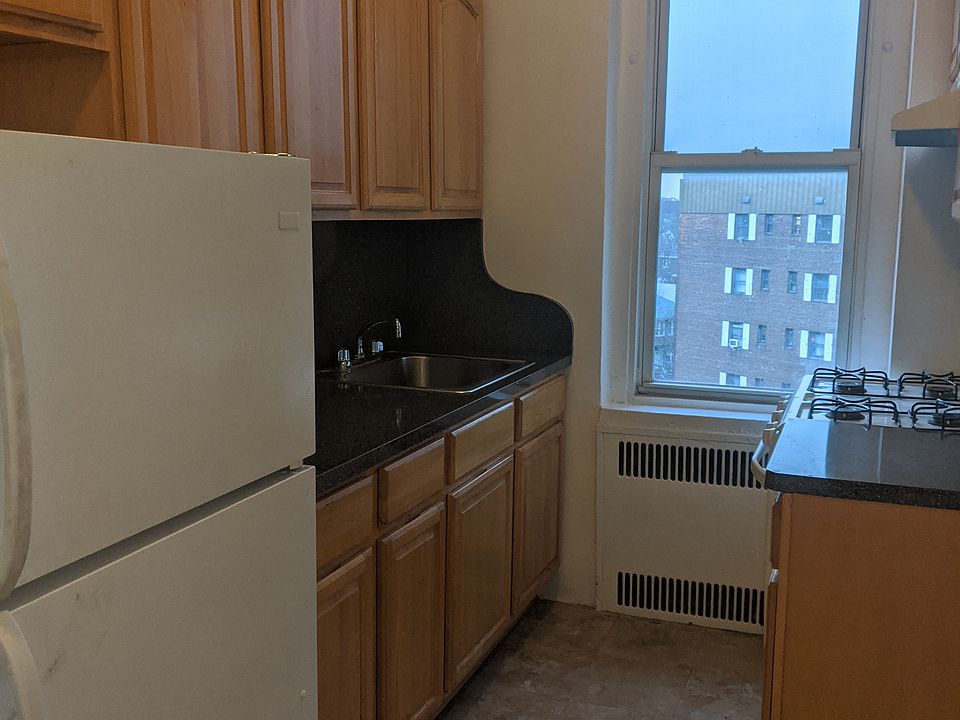 1st image of 2828 Kings Hwy APT C6