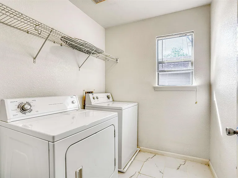 19039 Remington Park Dr — Photo 14