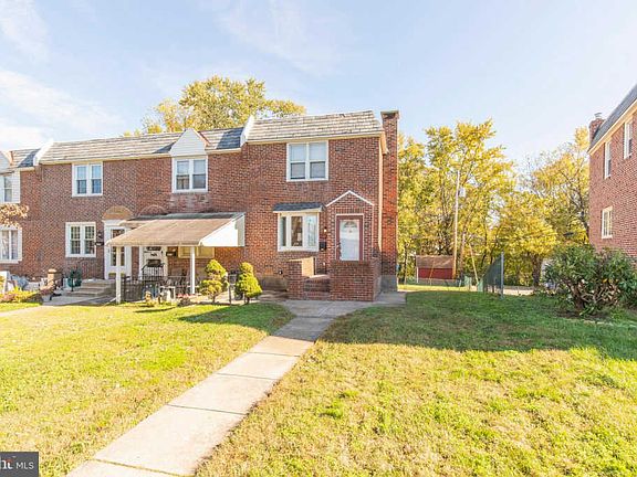 3rd image of 821 Crescent Dr