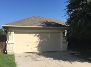 7731 Palomino Ct, Elmendorf, TX 78112