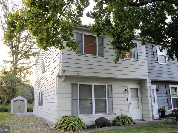 32 Berks Ct, Quakertown, PA 18951