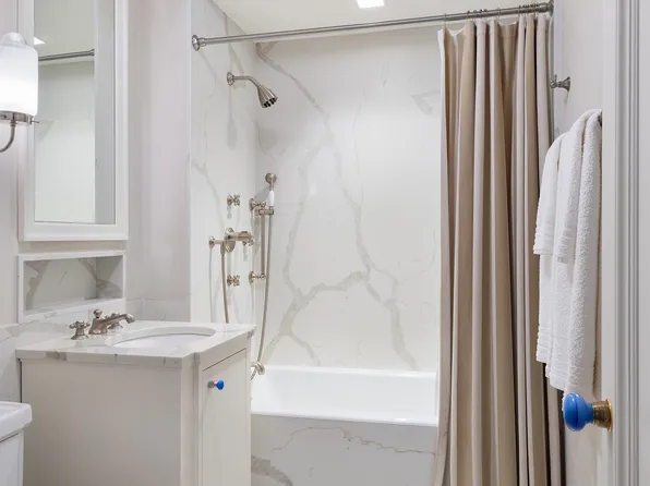 740 Park Avenue image 17 of 23