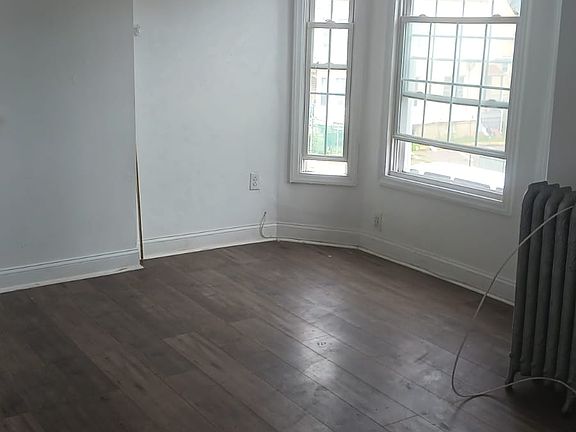 2nd image of 105 Steuben St #1A