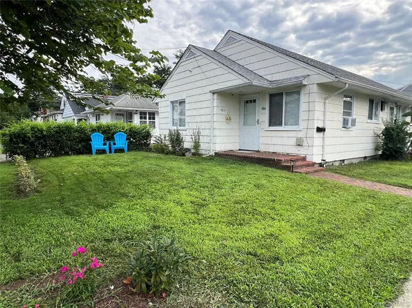 40 Firwood Rd #A, Pt Washington, NY 11050