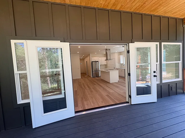 706 Roslyn Pl — Photo 4