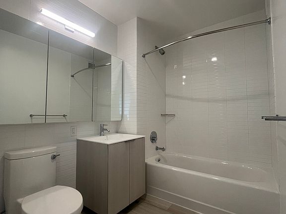 5th image of 2922 Northern Blvd APT 1907