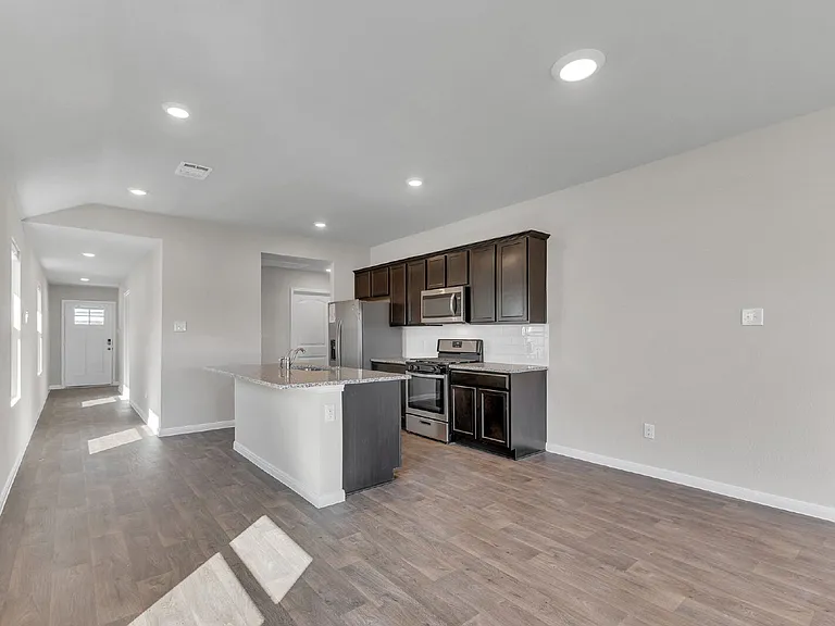 585 Apache Plum Dr — Photo 24