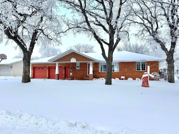 144 3rd St N, Sauk Centre, MN 56378