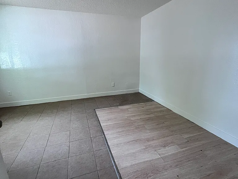 901 Lenore Ct #B — Photo 7