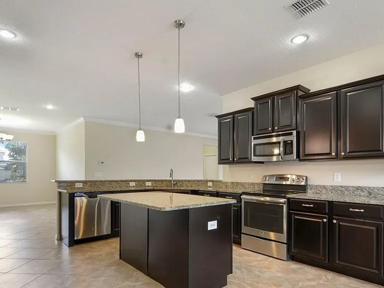 2643 Yukon Cliff Dr — Photo 2