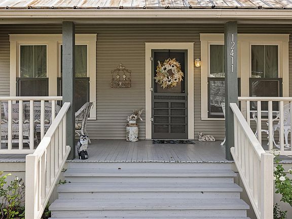 3rd image of 12411 E Texas St