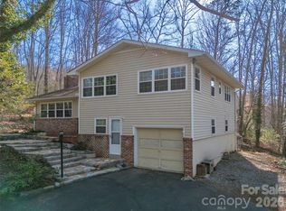 3 Country Rd, Hendersonville, NC 28791