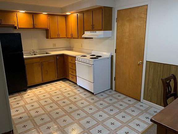 2nd image of 107 W 2nd St #5