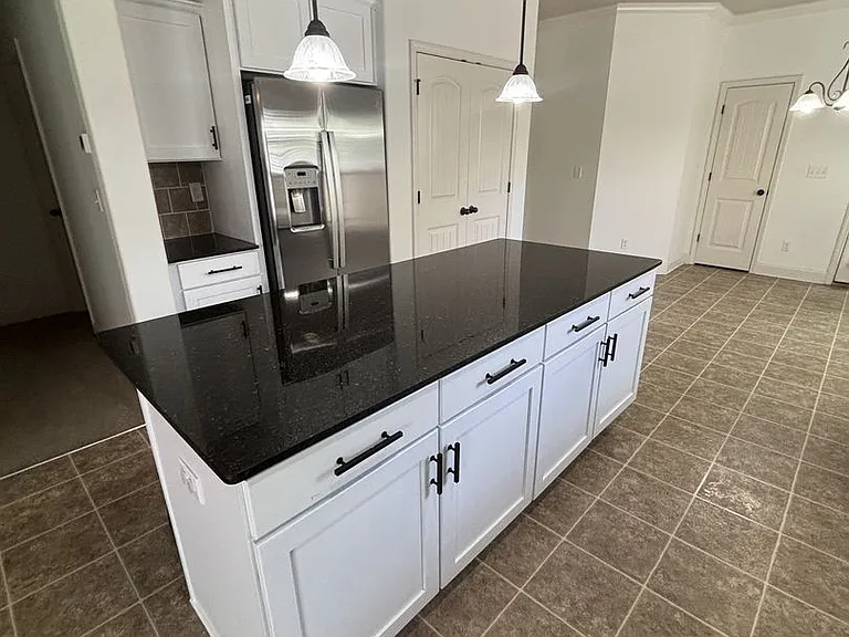 182 Sharpe St — Photo 8