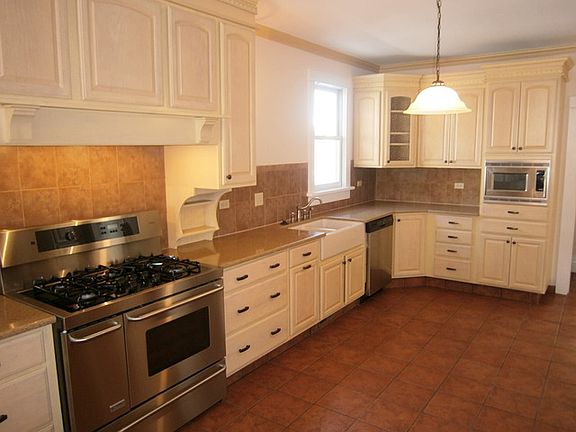2nd image of 231 W Douglas Ave