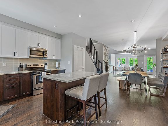 5th image of 61 Rockmount Cres