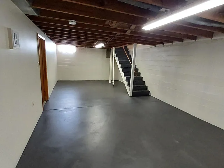 319 N Clayton Ave — Photo 13