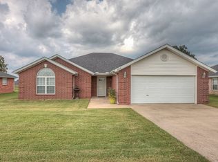 2404 SW 19th St, Bentonville, AR 72712