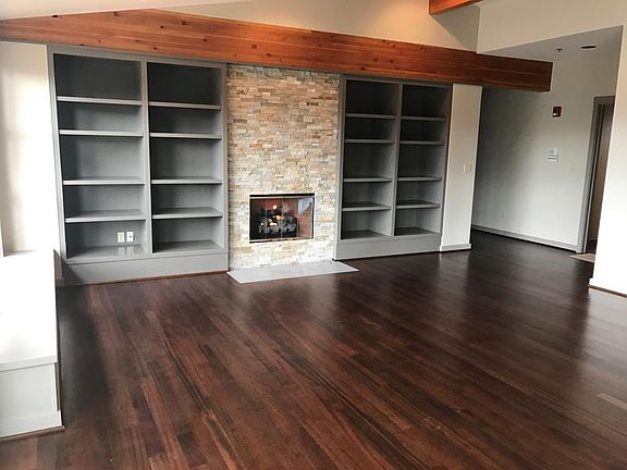3rd image of 900 Winslow Way E #1