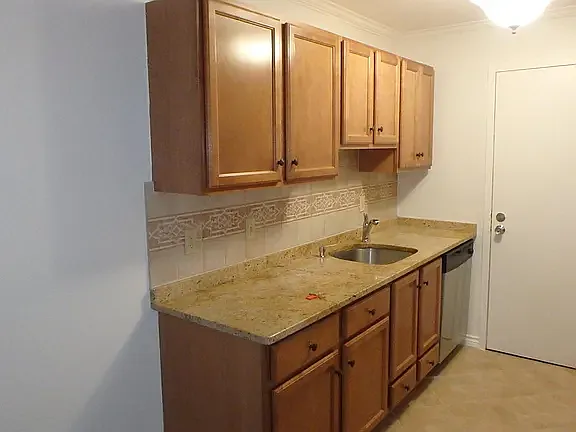 48 Village Brook Ln #20 — Photo 1